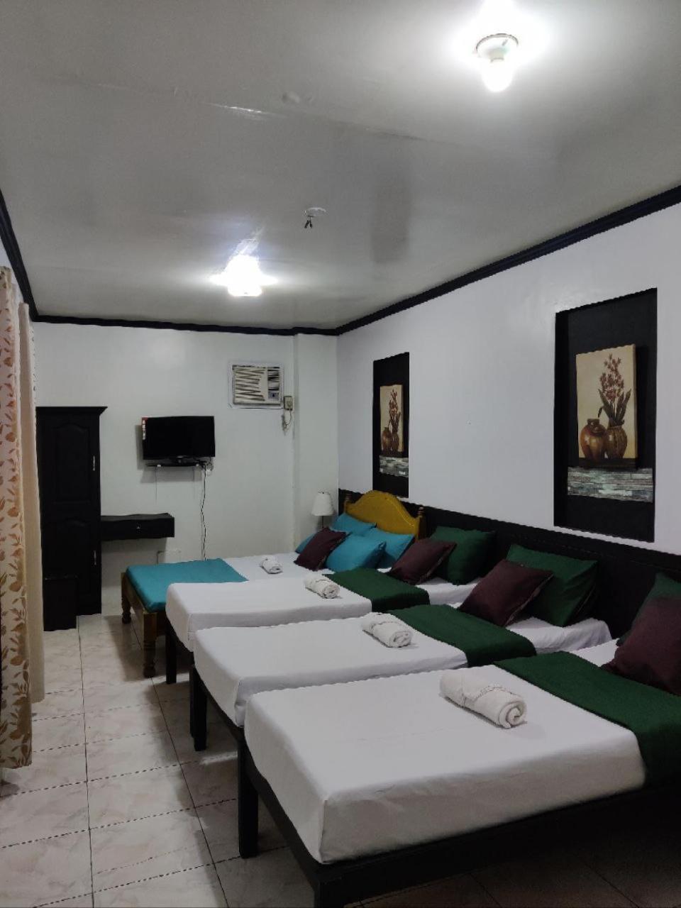 Center Parkway Pension House Калибо Екстериор снимка