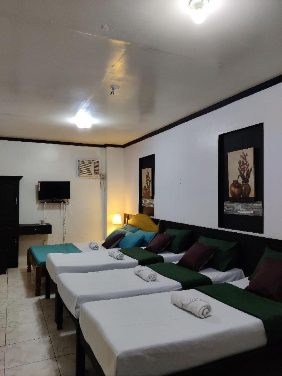 Center Parkway Pension House Калибо Екстериор снимка